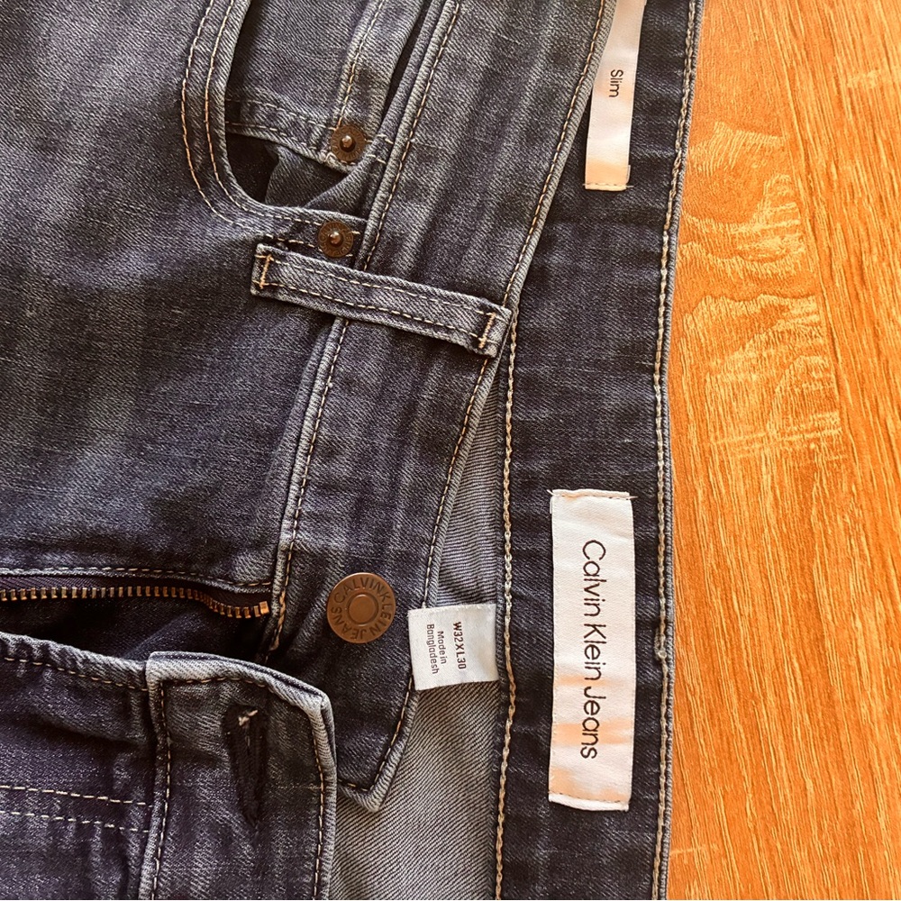 Calvin Klein Jeans Dark Blue Denim Wash Zipper Fly 32 x 30 Classic Fit - Picture 2 of 4